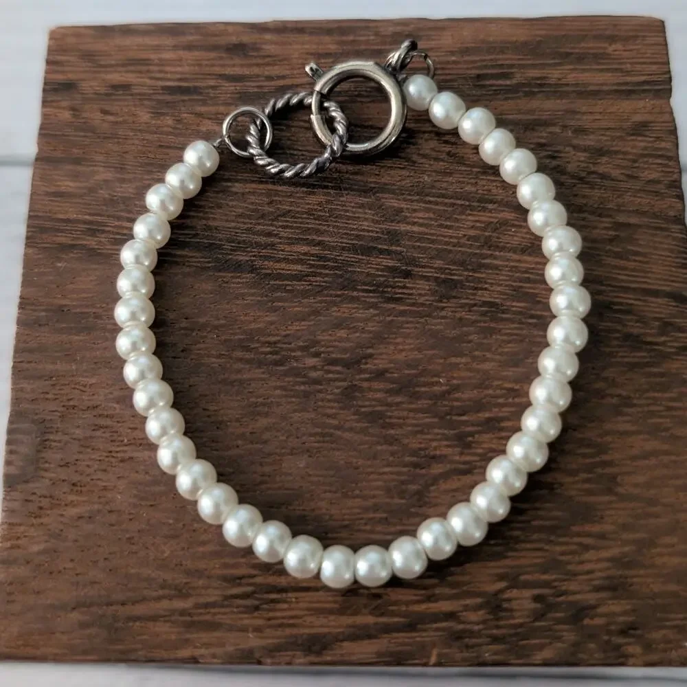 Vintage Faux Pearl Bracelet Elegant Small Understated
